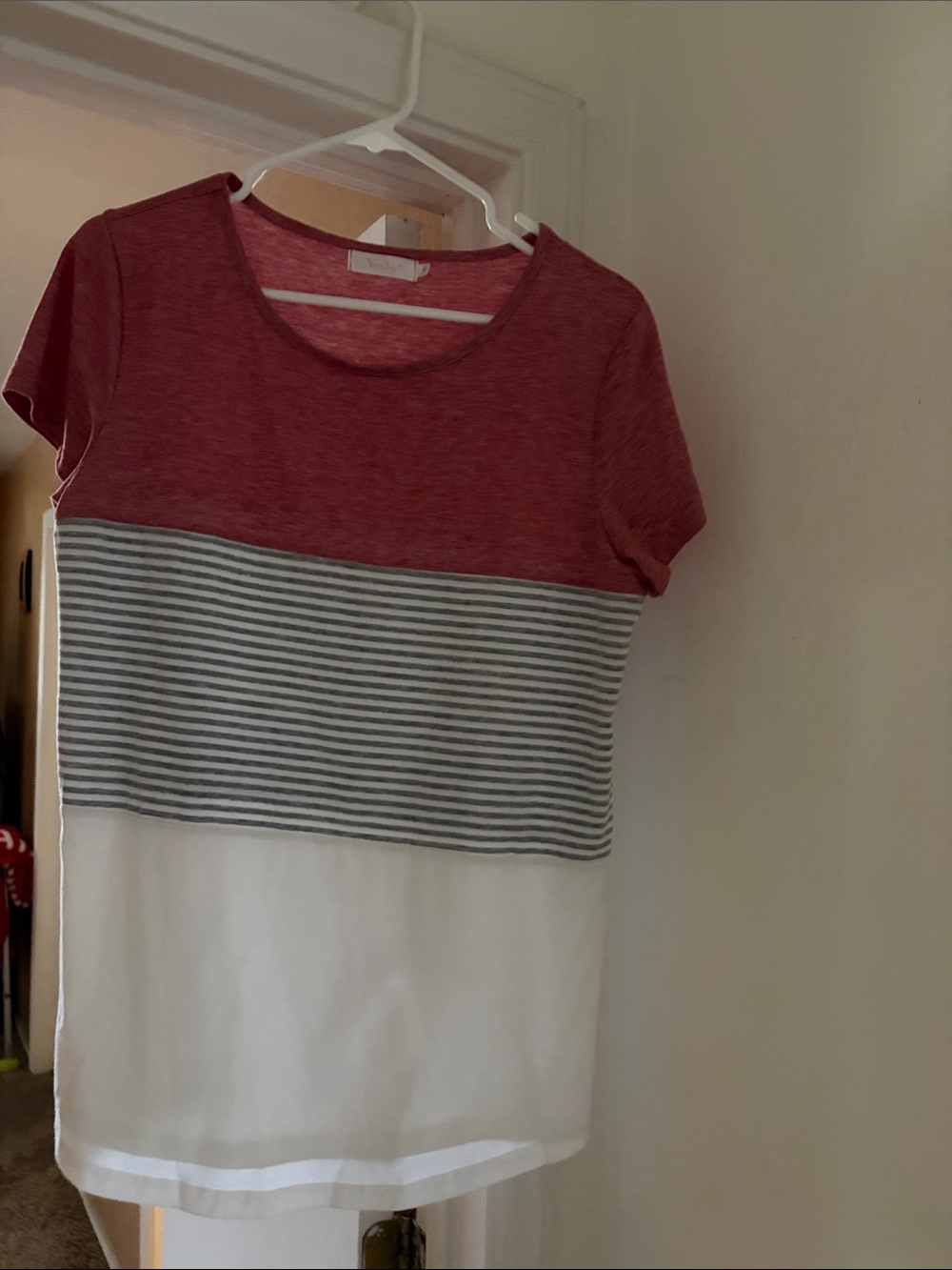 Women's Colorblock Short Sleeve Tee in Maroon, Gray & White